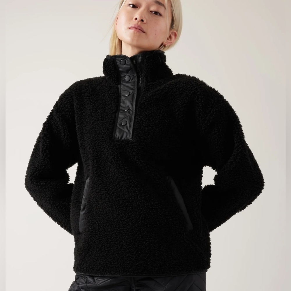 Athleta Cozy Sherpa Snap Sweatshirt in Black | size medium